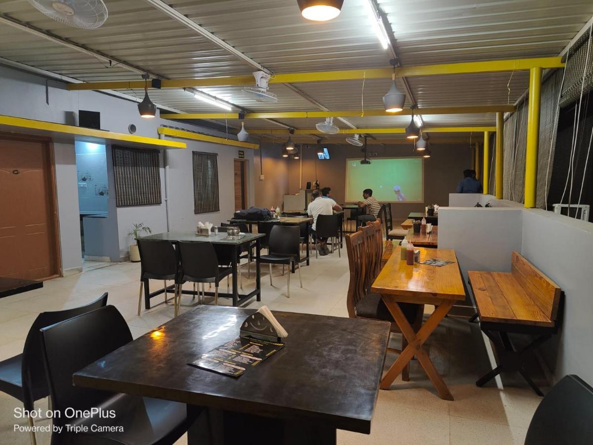 Pristine Inn Manyata Bangalore Buitenkant foto